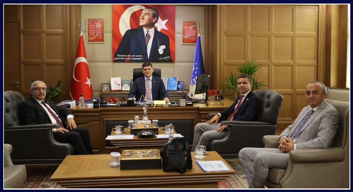 Bursa Büyükşehir Belediyesi Genel Sekreteri Sayın Doç. Dr. Ergül HALİSÇELİK'i makamlarında ziyaret ettik...
